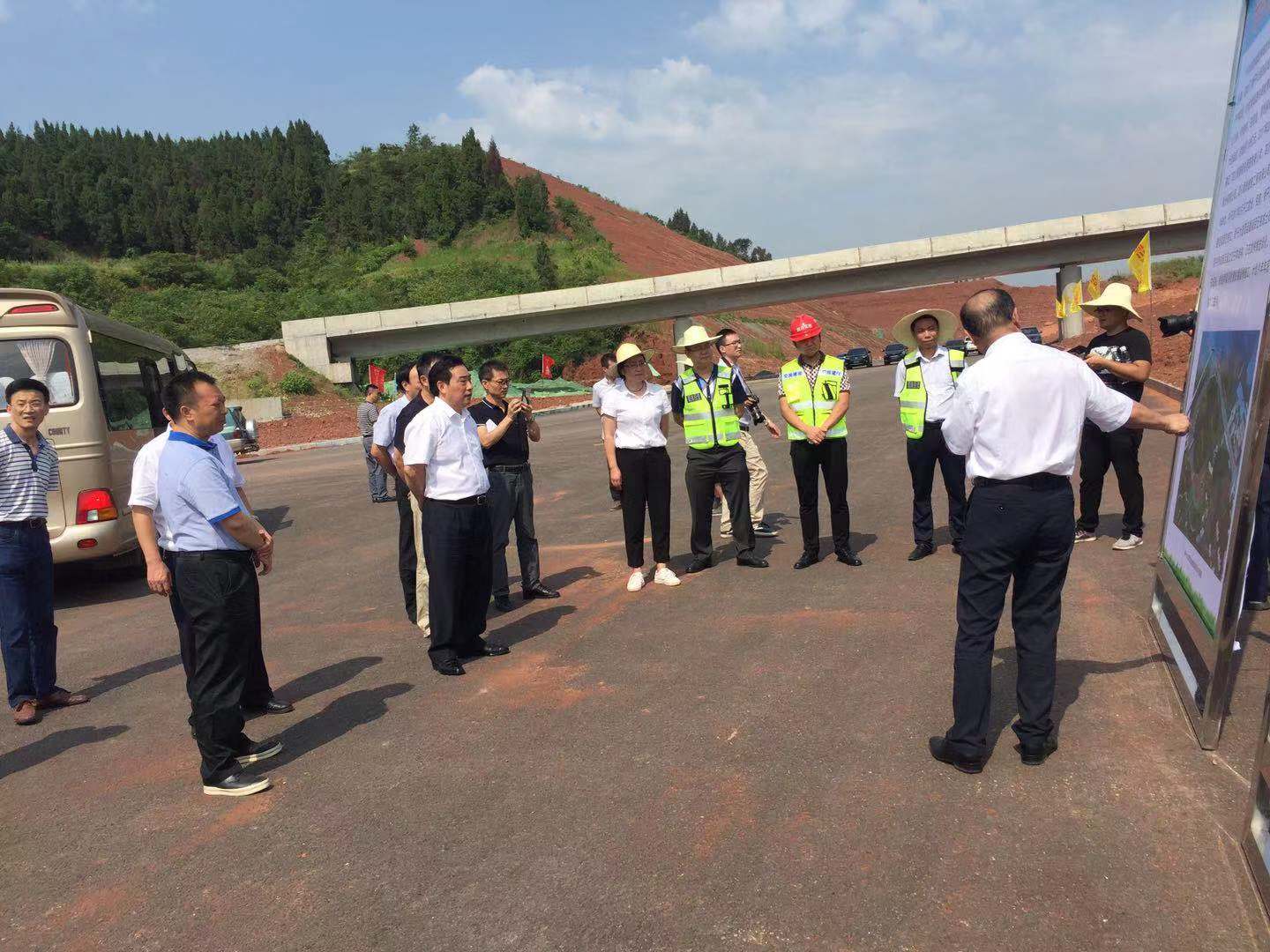 资阳市市委书记廖仁松调研娇子大道西延线建设项目