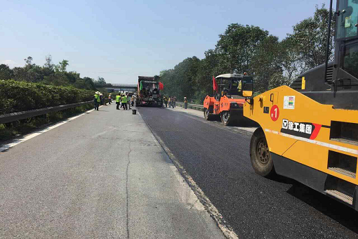 公司顺利完成达渝、邻垫高速公路路面整治工程试验段铺筑